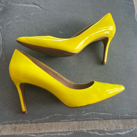 *SOLD* Neon yellow Pumps Heels Banana Republic Sz 8.5 - Picture 5 of 8